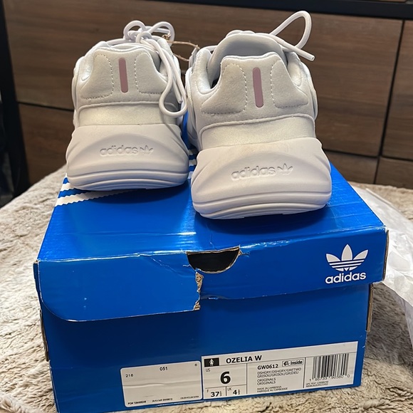 ADDIDAS OZELIA SNEAKERS - Picture 5 of 7